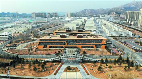 位于青岛西海岸新区的青岛东方影都影视产业园新华社发